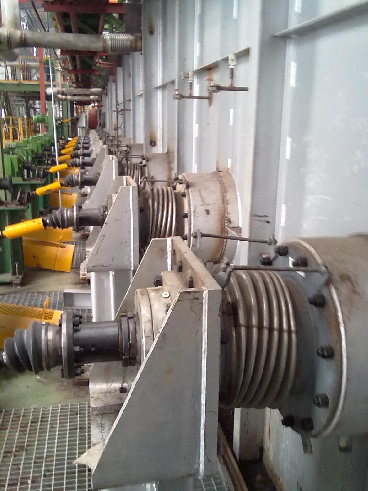 導(dǎo)向輥波紋補償器